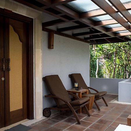 D'Sriwing Villa Gallery Kuta  Exterior photo